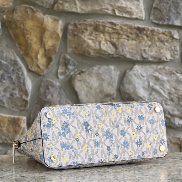 Michael Kors Cindy Logo Floral Large Satchel - Picture 4 of 10